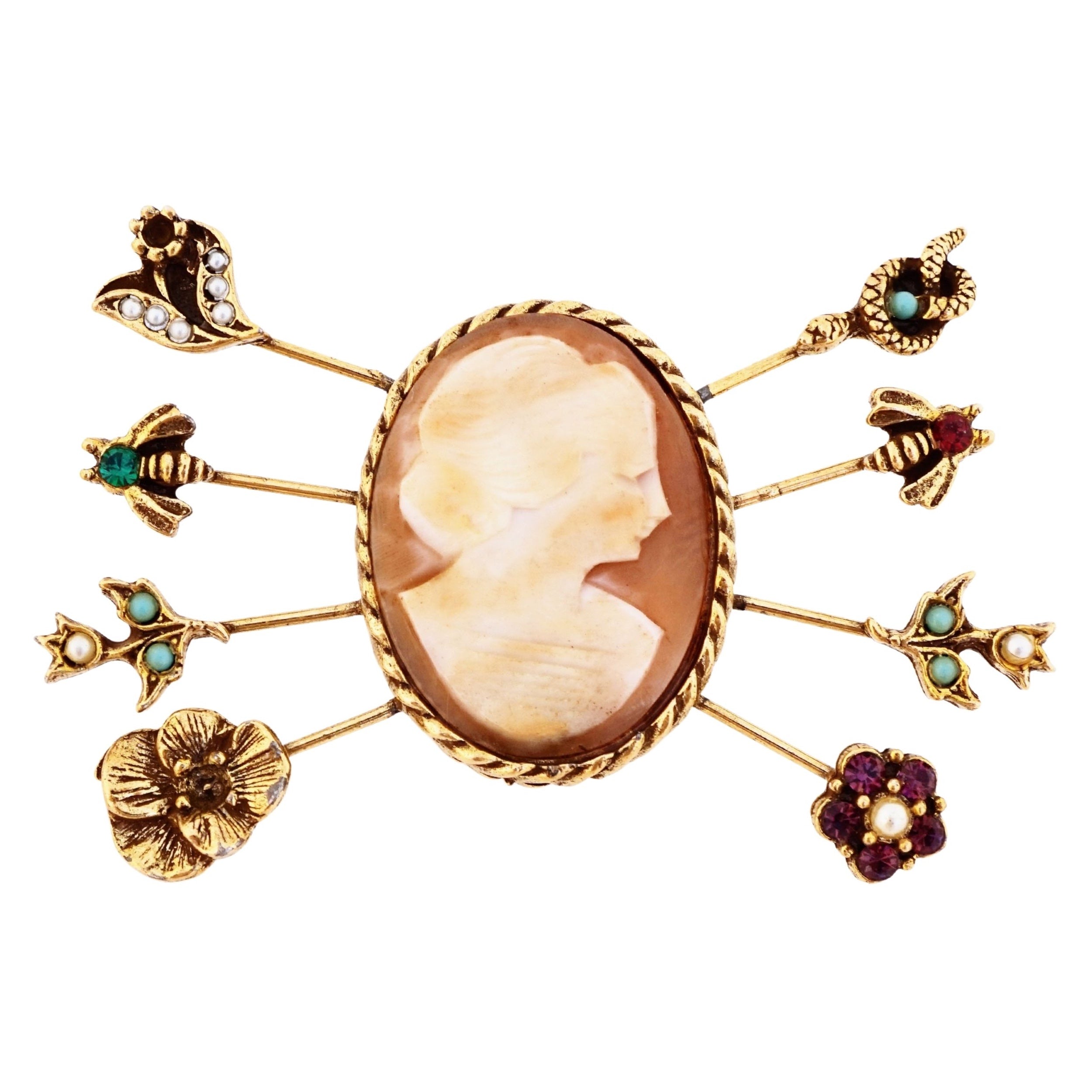 Goldette brooch deals